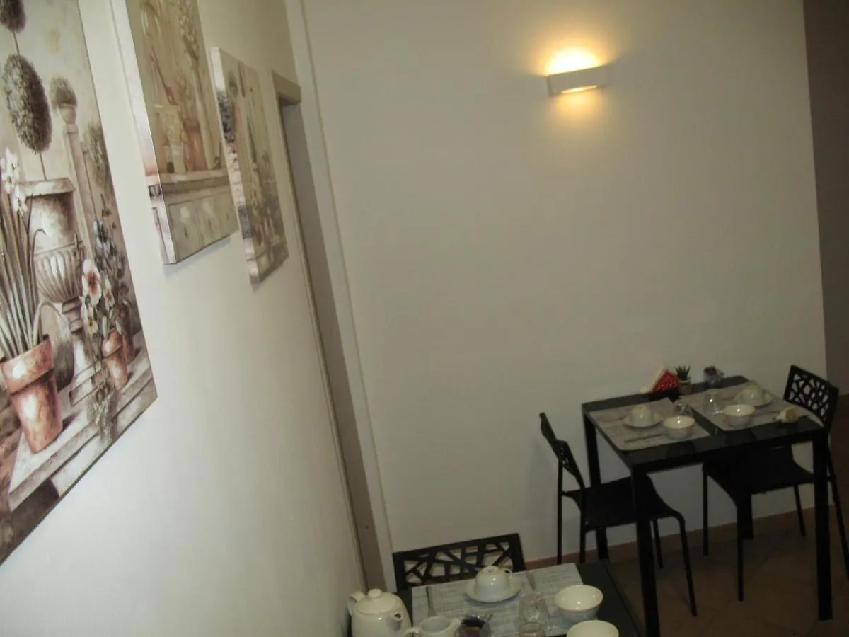 Bed&Bed Tommaso Fazzello Only Rooms 陶尔米纳 住宿加早餐酒店
