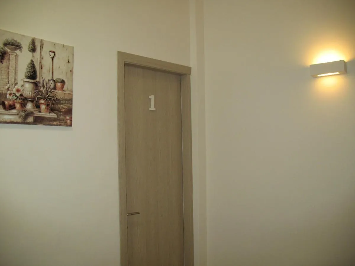 Bed&Bed Tommaso Fazzello Only Rooms 陶尔米纳 住宿加早餐酒店